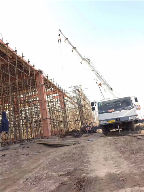 新平吊车作业的安全注意事项有哪些？