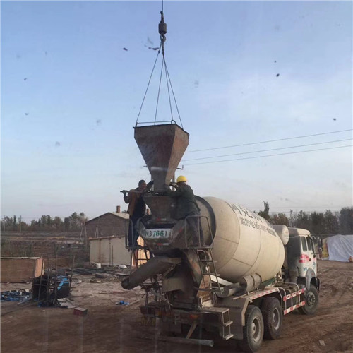 新平“精准瞄准”—— 吊车的 “定位导航” 技术