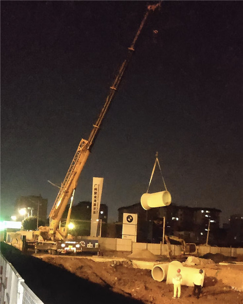 新平“弯臂矫正”—— 吊车的 “形变补偿” 技术